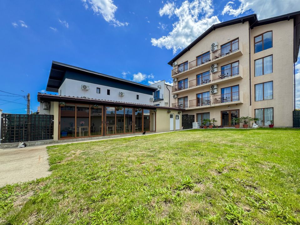 Pensiune de vanzare Costinesti, 26 camere duble, complet functionala – fotografia 3 din 28