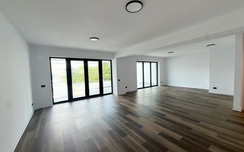 Spatiu comercial, 126 mp, Central, zona Piata Centrala