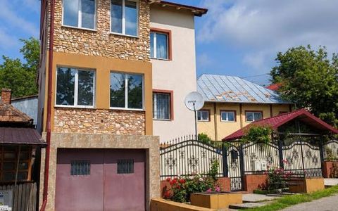Stefanesti | Proprietate cu doua imobile | Teren 3.297 mp | La 4 km de Pitesti