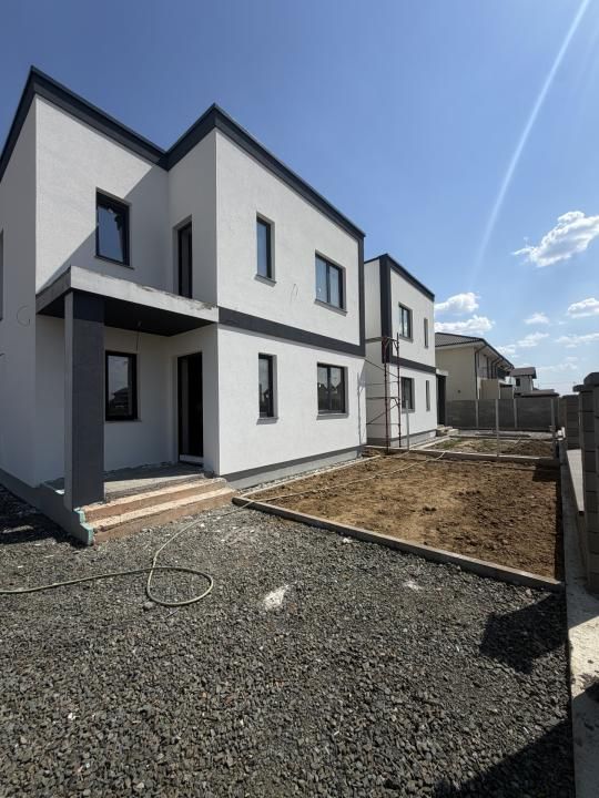 Duplex, despartit prin camera tehnica, 4 camere, 111mp utili in Giroc – fotografia 1 din 24