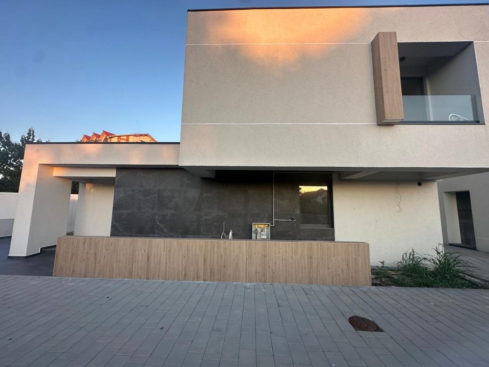 Vilă de vânzare pe malul lacului | in zona Mamaia Nord | 0% Comision – fotografia 4 din 23