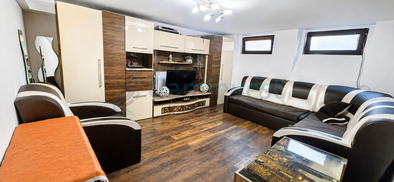 Apartament central cu o camera de vanzare in Oradea, Zona Parcului Petőfi Sándor – fotografia 1 din 7