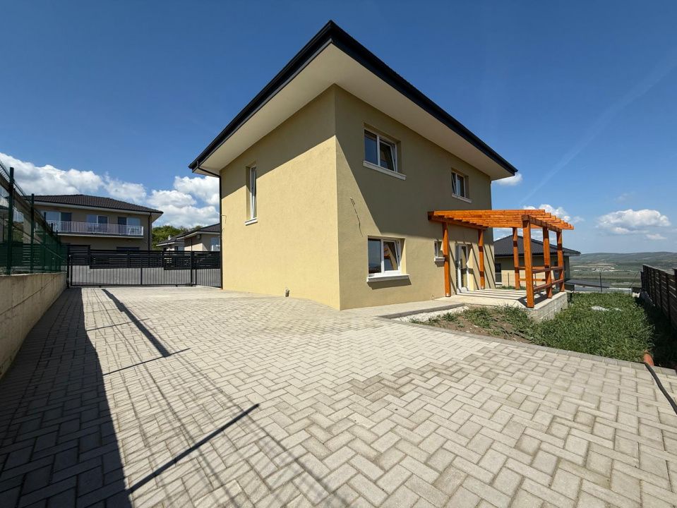 Casă Individuală | 120 mp utili | teren 438mp | Dezmir – fotografia 2 din 9