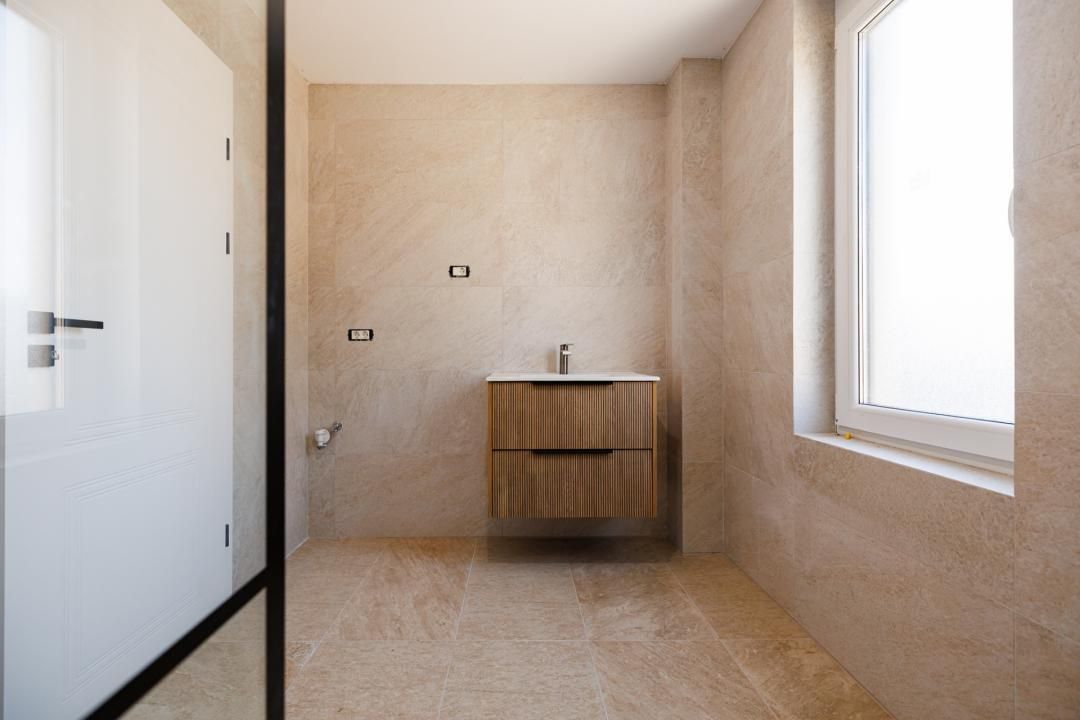 Duplex P+E în Moșnița Nouă, 3 dormitoare, 3 bai, teren 403 mp. Comision 0% – fotografia 20 din 56