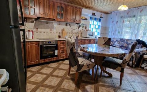 Casă de vânzare în Mircea Vodă + teren 1600 mp