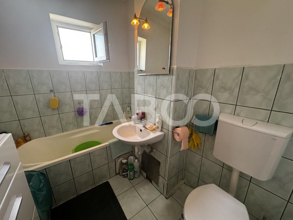 COMISION 0 - Apartament 4 camere 2 bai pivnta si balcon 8 mp Cisnadie – fotografia 12 din 19