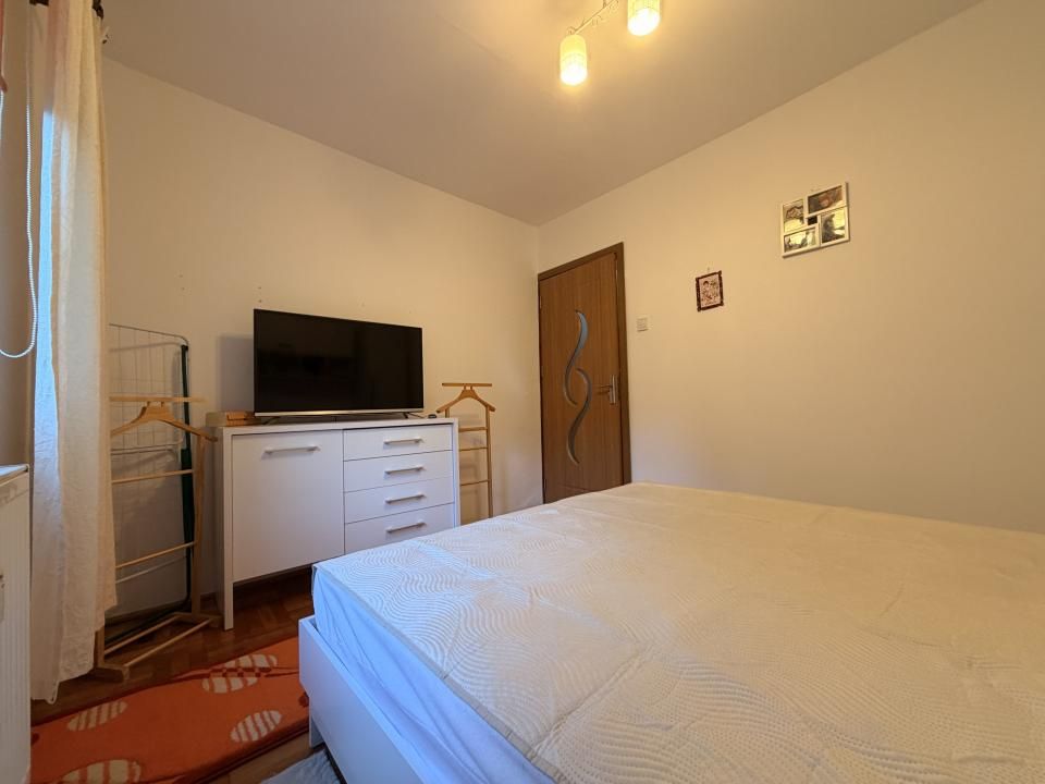 Apartament 2 camere, decomandat, 42 mp utili, etaj 1 - Girocului – fotografia 2 din 13