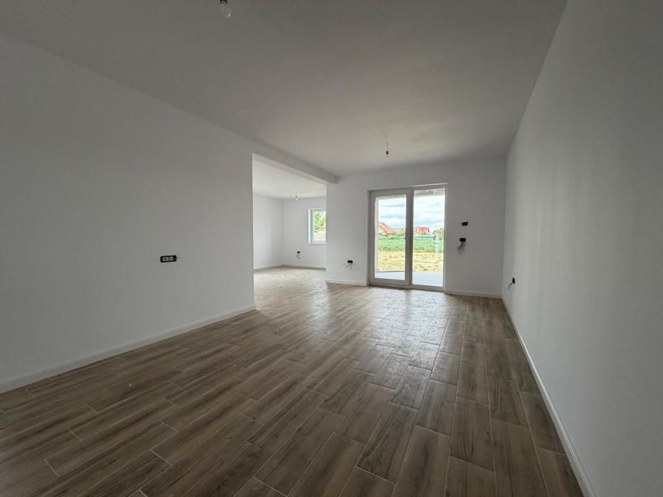 Duplex | 110 mp utili | Asfalt | Toate utilitatile | Finisaje premium – fotografia 3 din 15