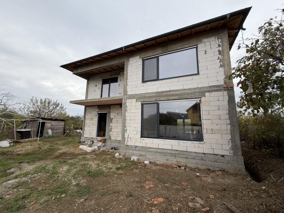 Casa P+1, 1074mp teren, sat Balta Verde – fotografia 1 din 16