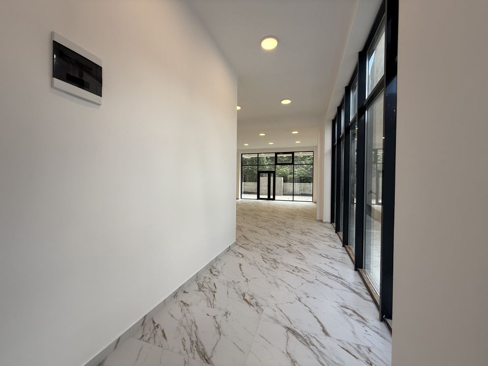 Spatiu comercial, 84 mp + terasa de 64 mp, Cartier 1 Mai, Zona Medicina Veche – fotografia 1 din 9