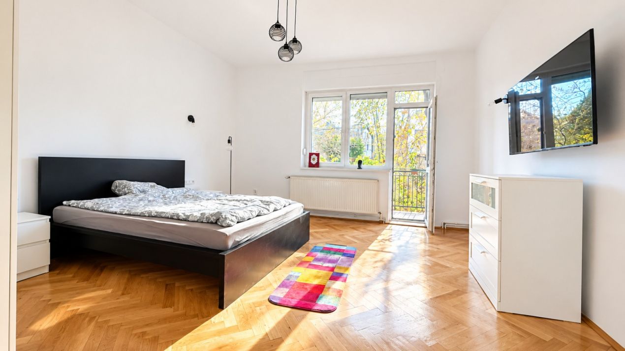 Liniște și intimitate în zona centrală–Apartament in vila, garaj, demisol – fotografia 7 din 18