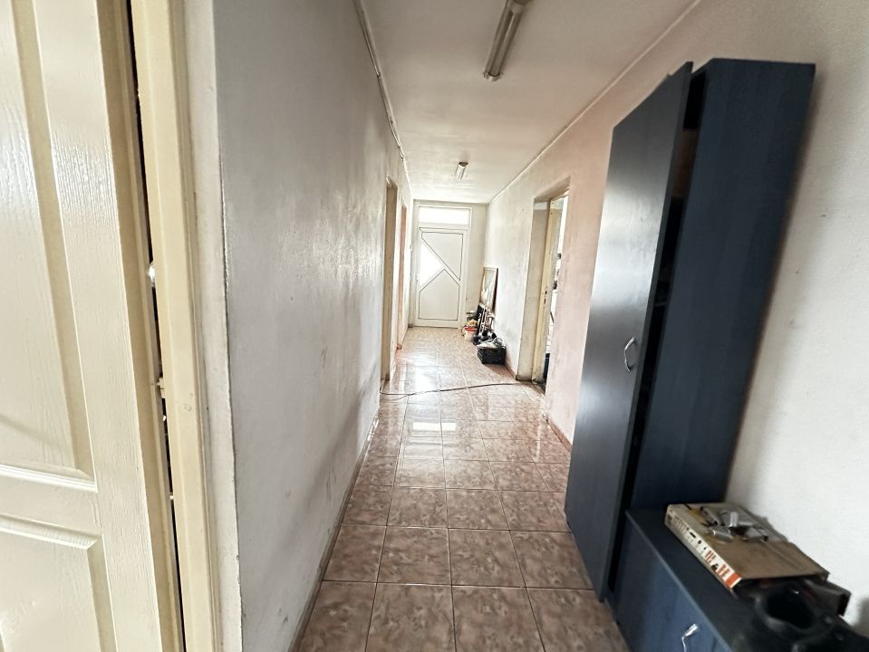 Hala de vanzare 259 mp cu teren 750 mp utilitati – fotografia 11 din 18