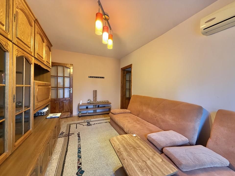 Apartament 4 camere, semidecomandat, etaj 3, zona Dacia – fotografia 3 din 15