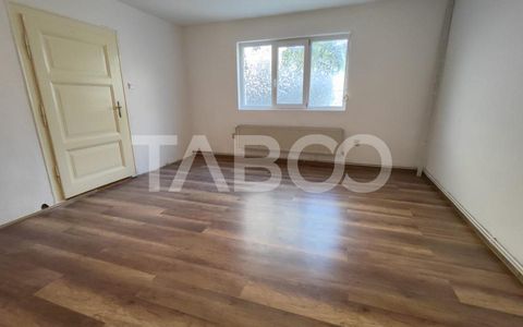 Apartament decomandat 93 utili curte proprie pivnita Sub Arini Sibiu
