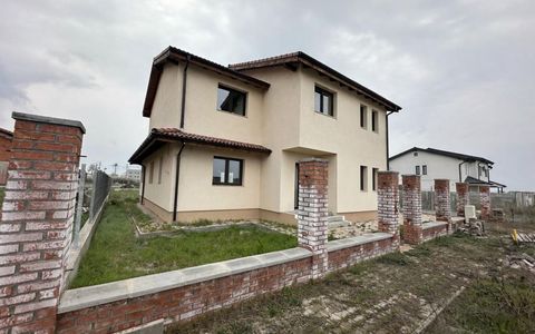 Casa individuala | Parter + Etaj | Toate utilitatile | Sacalaz | Teren generos |
