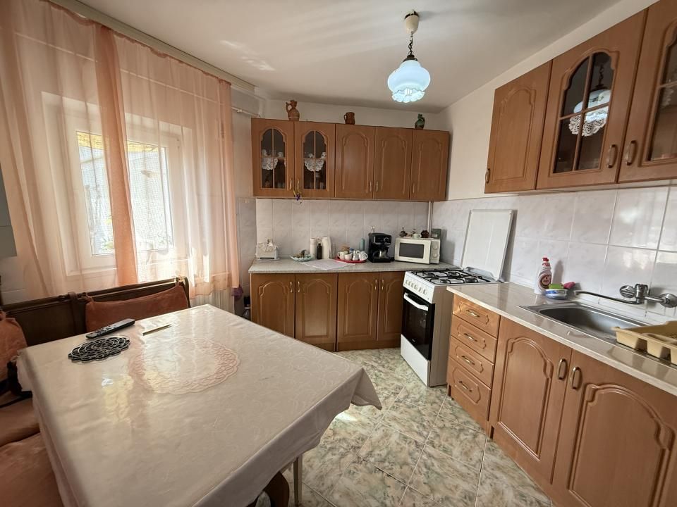 Apartament 3 camere, 68 mp utili + balcon, mobilat si utilat - Soarelui – fotografia 4 din 7