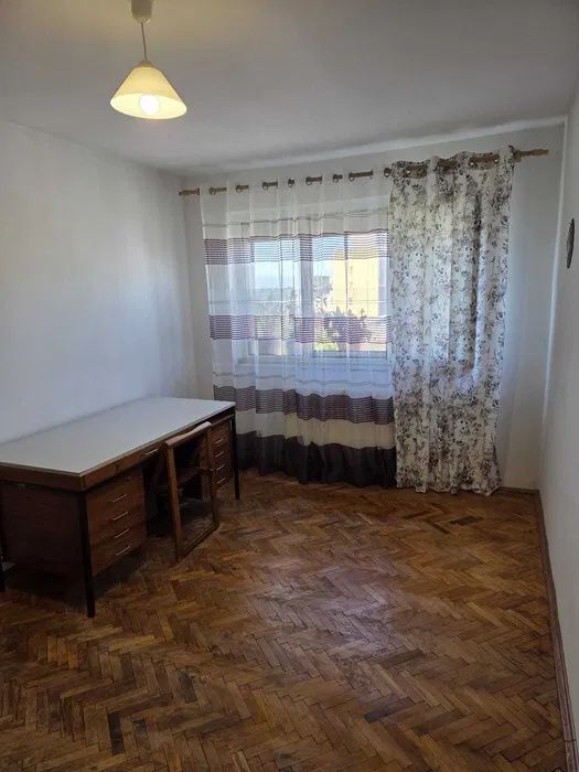 Apartament cu 4 camere, decomandat, cu boxă – Mănăștur, Aleea Negoiu – fotografia 3 din 8