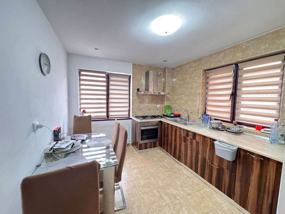 Vila premium de vanzare in Palas | Curte si parcare – fotografia 4 din 12