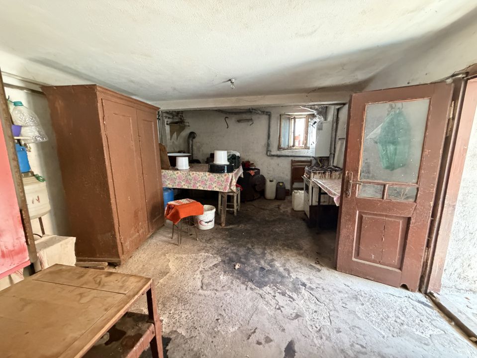 Sebeș Centru – Casă cu suflet 7 Camere 700 mp Teren 2 Garaje Curte Gradină – fotografia 21 din 37
