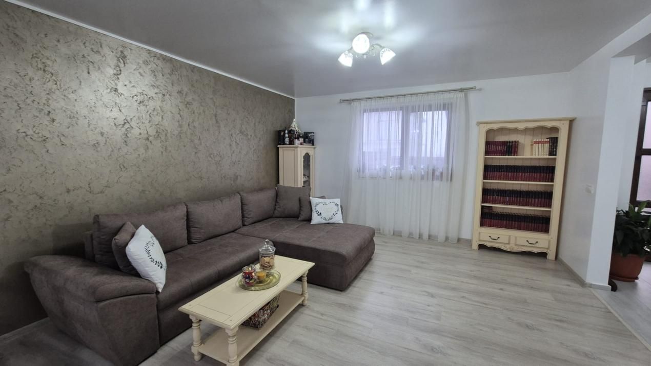 Casă modernă cu încălzire în pardoseală și terasă – gata de mutare – fotografia 1 din 17