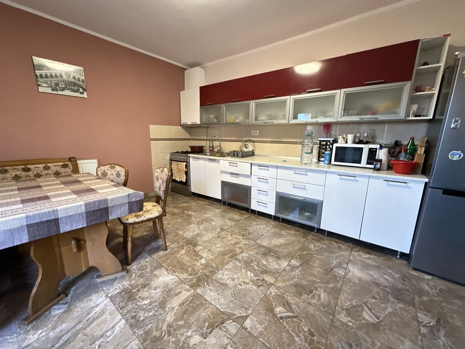 Casa individuală cu 9 camere, 1600 mp teren, 300 mp utili - Sanandrei – fotografia 12 din 18