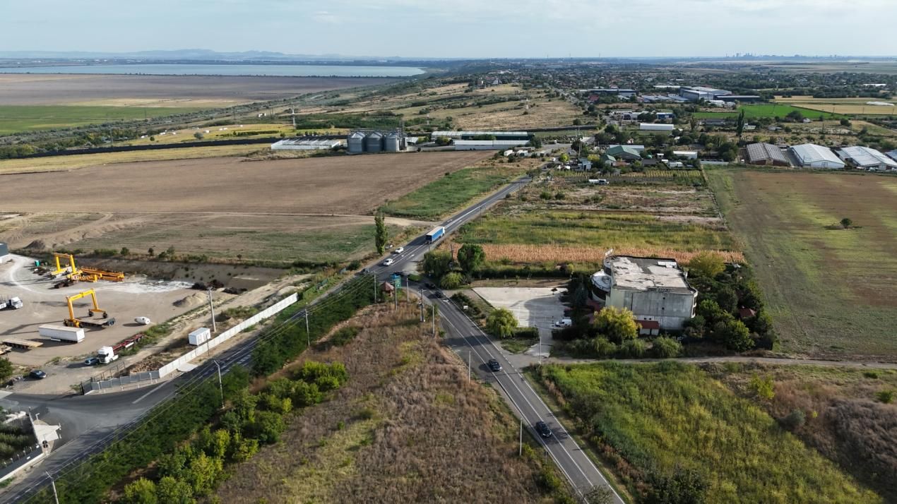 TEREN 82300 MP ÎN ESTUL ROMÂNIEI – fotografia 4 din 15