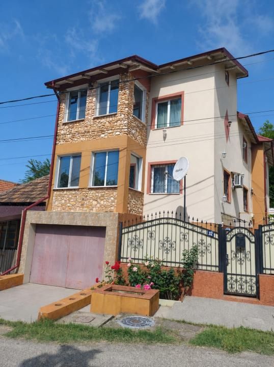 Stefanesti | Proprietate cu doua imobile | Teren 3.297 mp | La 4 km de Pitesti – fotografia 2 din 13