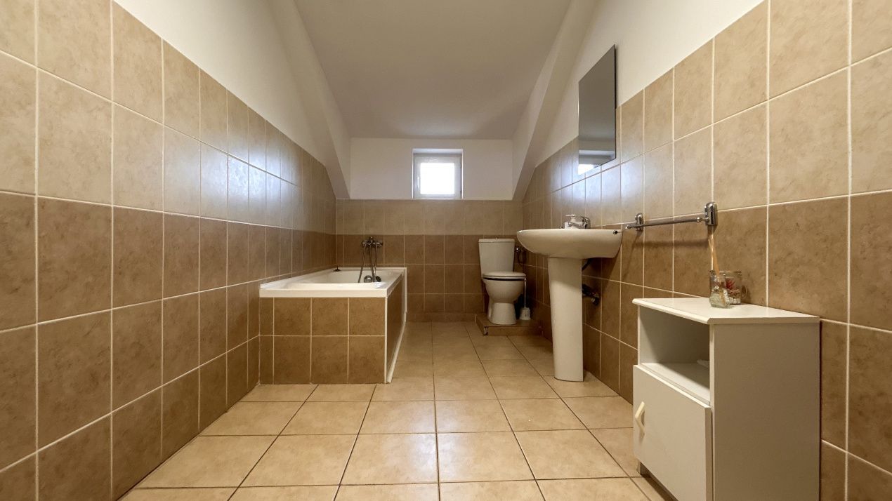 Pensiune turistică de vânzare in Corbu | 7 camere | Teren 1000mp – fotografia 7 din 15
