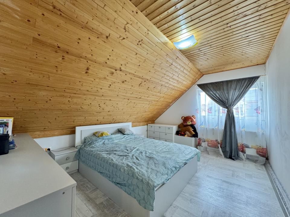 Casă 7 camere, P+M, renovată,  – Cartierul Tineretului – fotografia 19 din 21