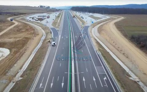 Teren extravilan de vanzare langa autostrada A1 km 279, 35km de Sibiu.