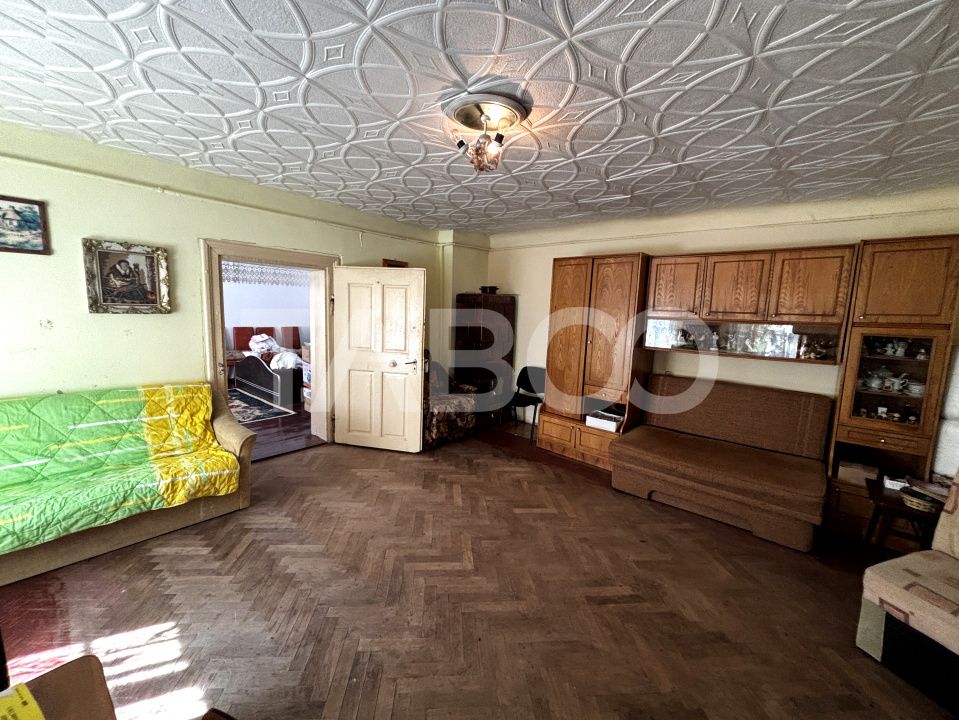 Casa  cu gradina de vanzare  si curte + pivnita zona Terezian Sibiu – fotografia 1 din 14