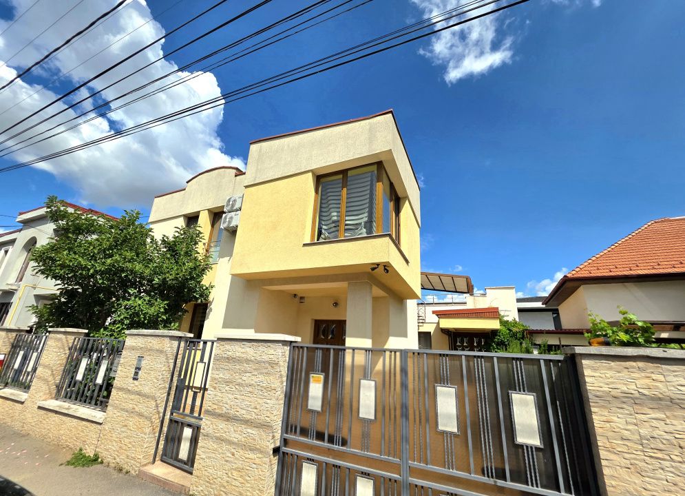 Casa individuala in zona exclusivista – fotografia 1 din 17