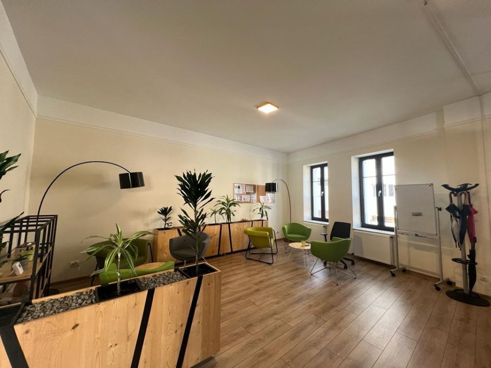 Spatiu  birou modern zona Platinia – fotografia 1 din 10