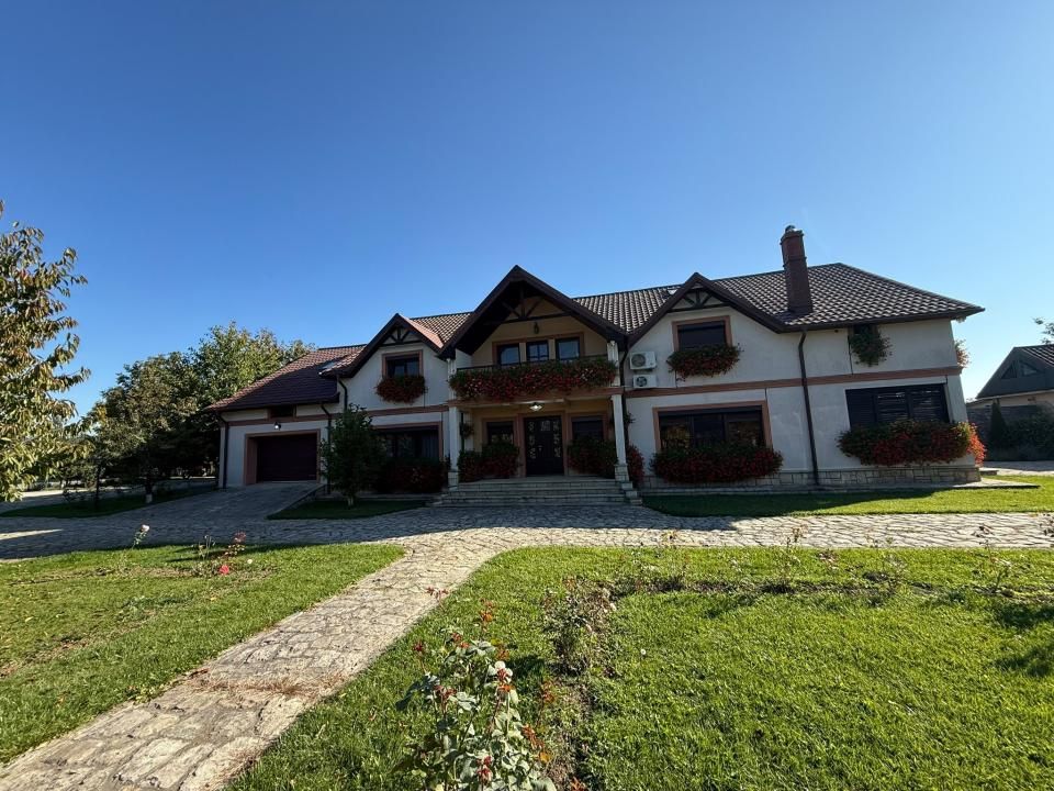 Casa de vânzare cu 10 camere | Teren 5.300 mp | Roman, Neamț – fotografia 3 din 9