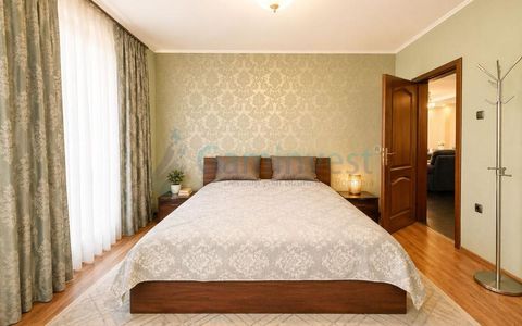 Casă spațioasă, 400 mp utili, teren 1650 mp, dublu front – Paleu, Bihor