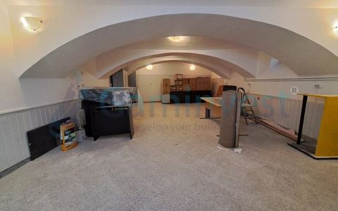 Spatiu comercial demisol de inchiriat, central, Oradea, Bihor