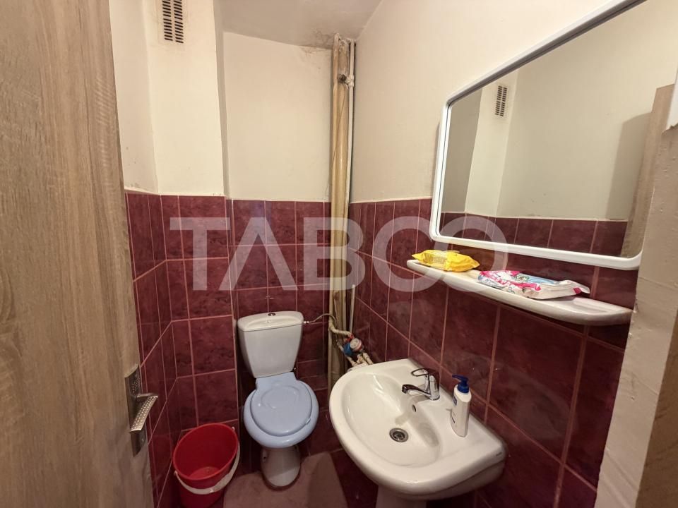 Apartament decomandat 80 mpu 3 camere 2 bai etaj 2 zona 1 Decembrie – fotografia 10 din 11