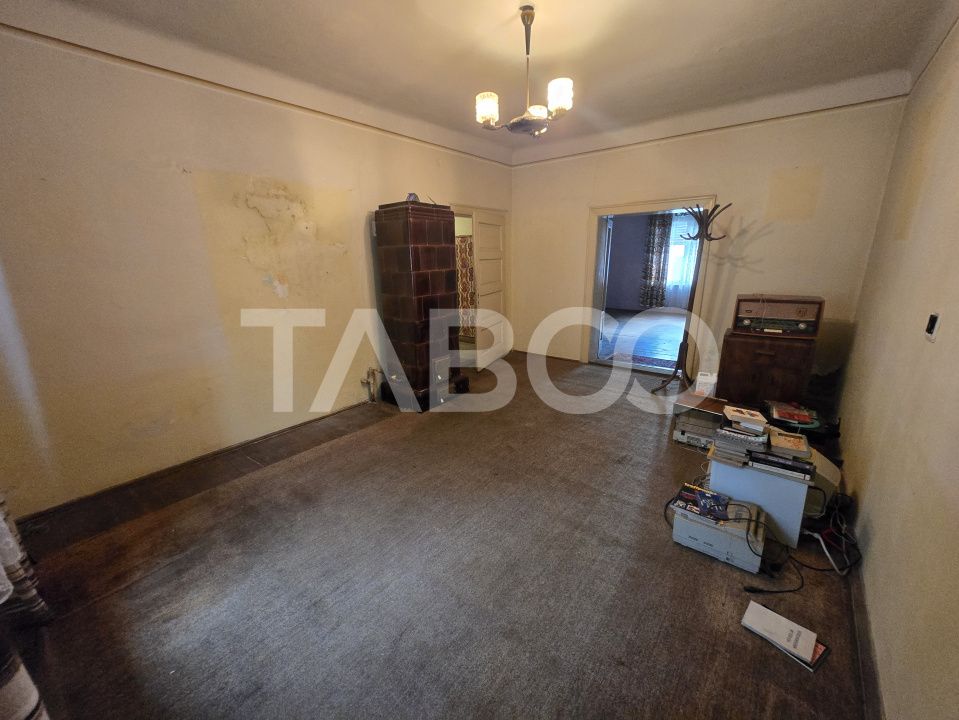 Casa de vanzare cu 3 camere 83 mp zona Piata Cluj Sibiu – fotografia 2 din 7