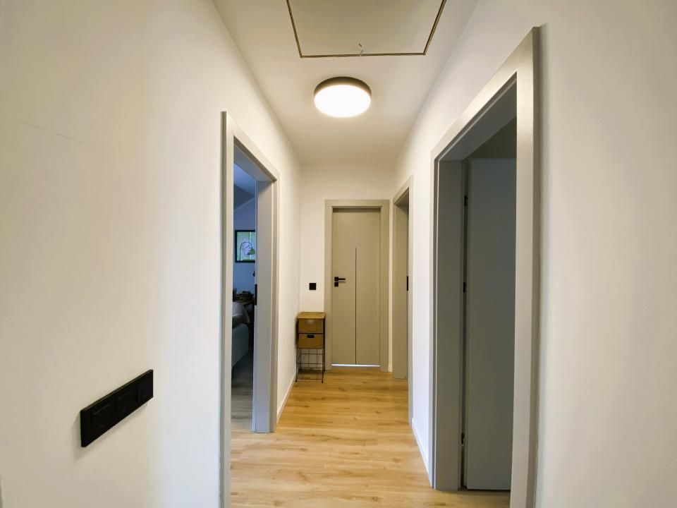 Duplex cu 4 camere 2 bai si curte libera 200 mp in Cisnadie – fotografia 13 din 19