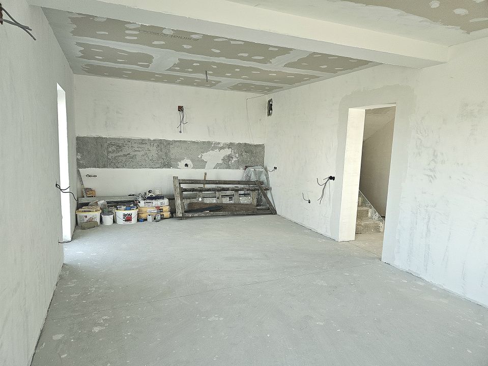Vila de vanzare P+1, 5 camere, Samurcasi, Crevedia - zona lacuri – fotografia 6 din 14