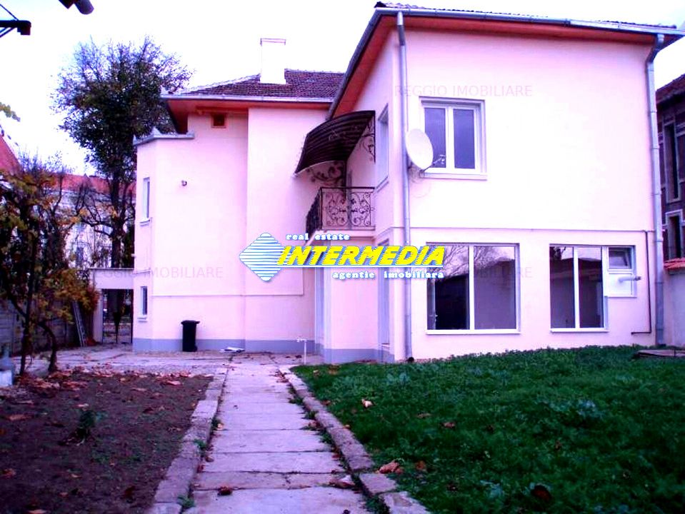 Casa cu 6 camere Alba Iulia Centru Ultracentral – fotografia 1 din 10