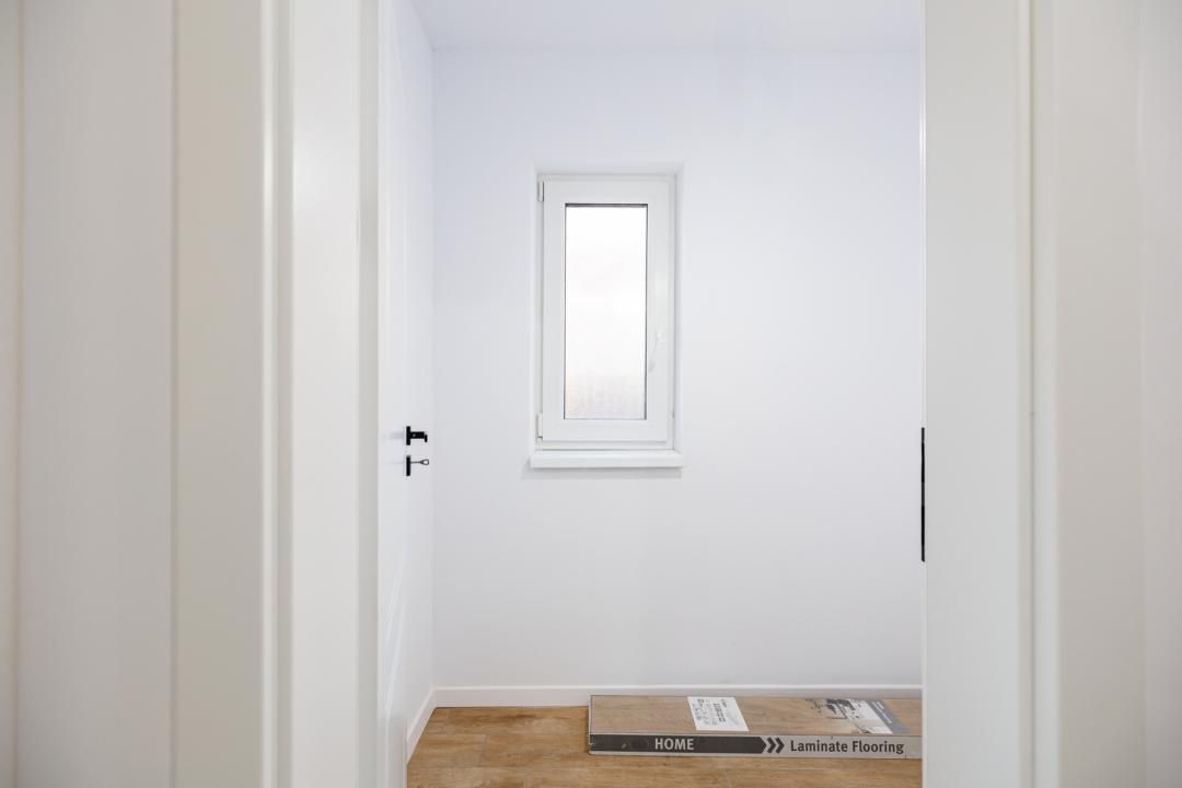 Duplex P+E în Moșnița Nouă, 3 dormitoare, 3 bai, teren 403 mp. Comision 0% – fotografia 18 din 56