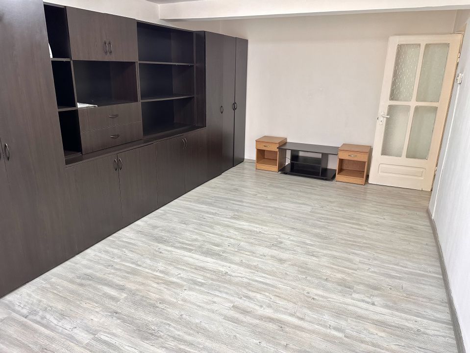 DE INCHIRIAT I GARSONIERA I DECOMANDATA I ETAJ 1 I 40 MP I – fotografia 4 din 8