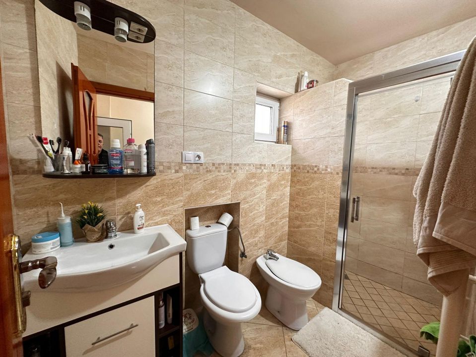 Casa in Centru finisata, mobilata, utilata complet – fotografia 4 din 26