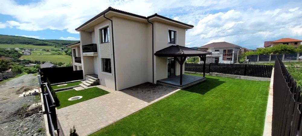 Casă modernă la intrare în Chinteni – zonă superbă, cu priveliște – fotografia 5 din 13