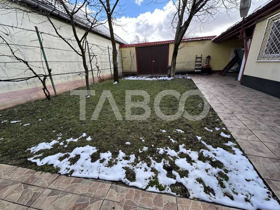 Casa familiala pentru locuit sau vacanta , spatioasa si confortabila . – fotografia 3 din 16