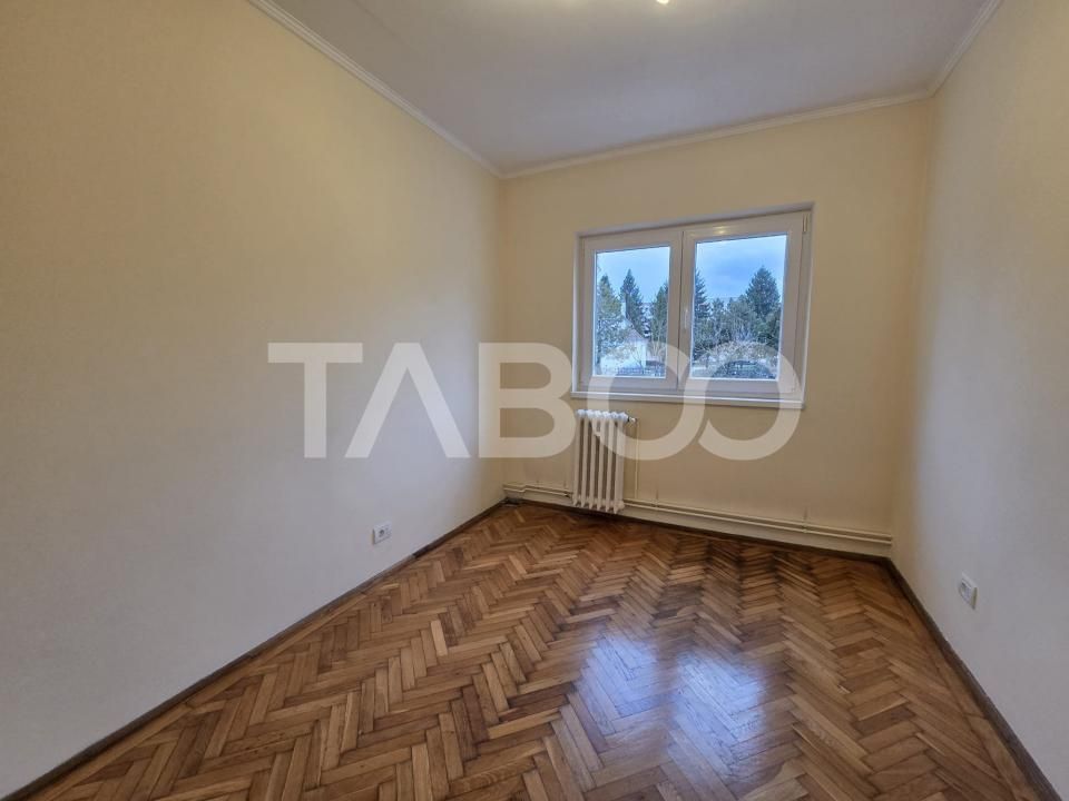 Apartament 4 camere de inchiriat Bulevardul Unirii acces din strada – fotografia 5 din 11