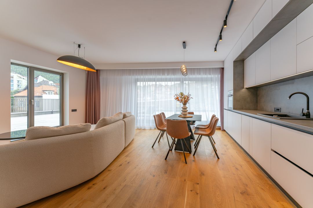 Apartament 4 camere cu terasă 104 mp și priveliște spre Tâmpa – fotografia 1 din 23