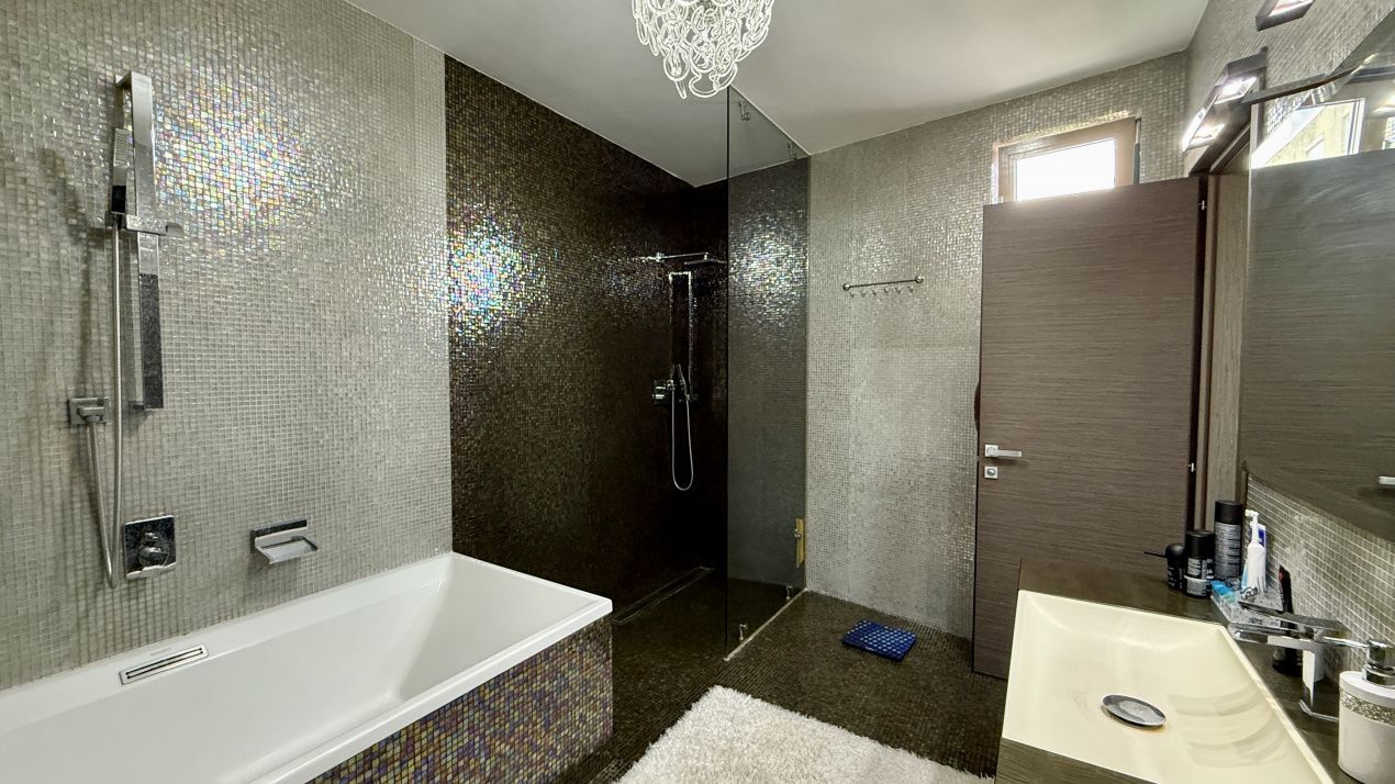 Penthouse UNIC 204 mp totali in Tomis Nord Constanta mobilat si utilat – fotografia 15 din 38