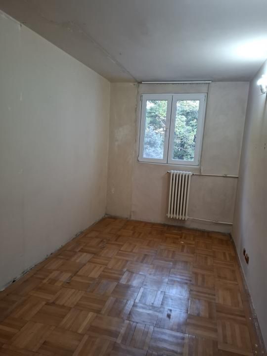 Vanzare apartament 4 camere | Titan - bloc tip H | langa metrou | etaj 3/4 | – fotografia 32 din 34